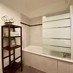 Two-bedroom Appartement *